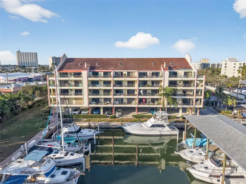 1750 Harbor Pl S #303, FL