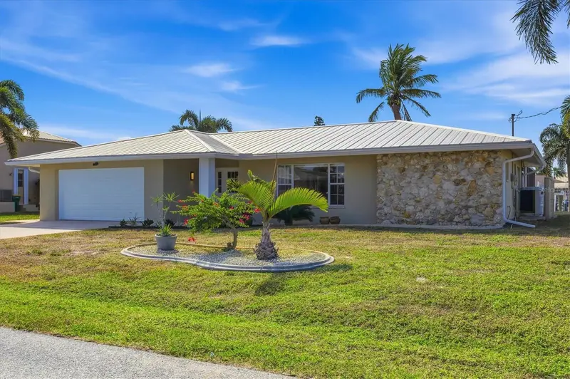 133 Colonial St Se, FL