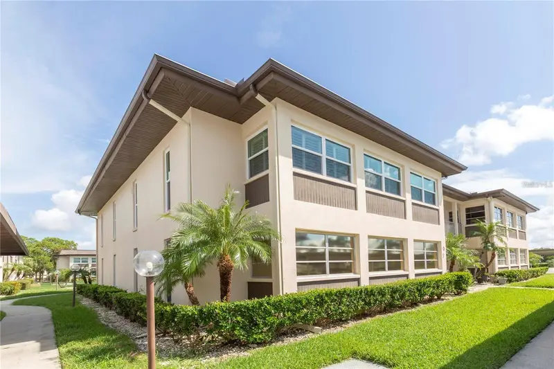 4557 Garnet Dr #102, FL
