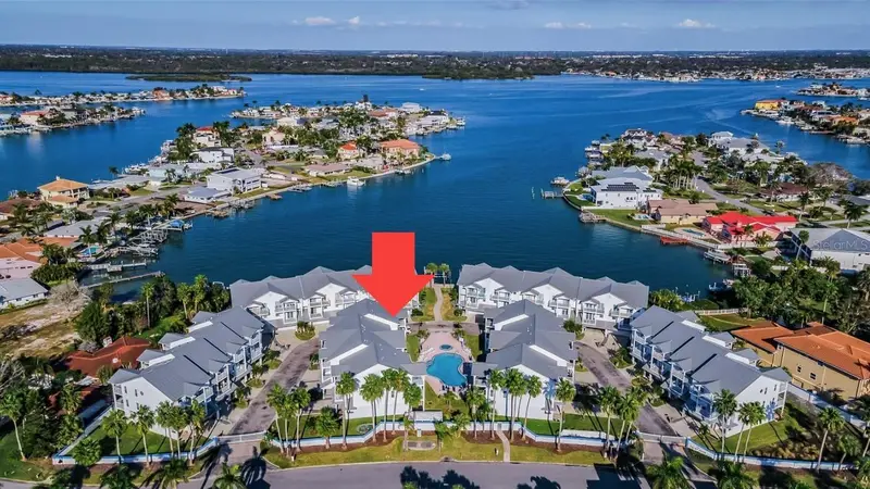 106 Yacht Club Cir, FL