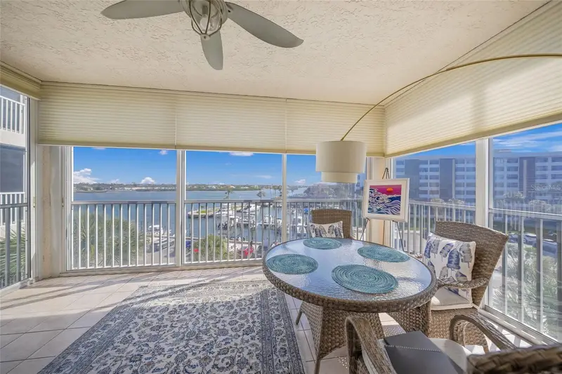 1260 Dolphin Bay Way #403, FL