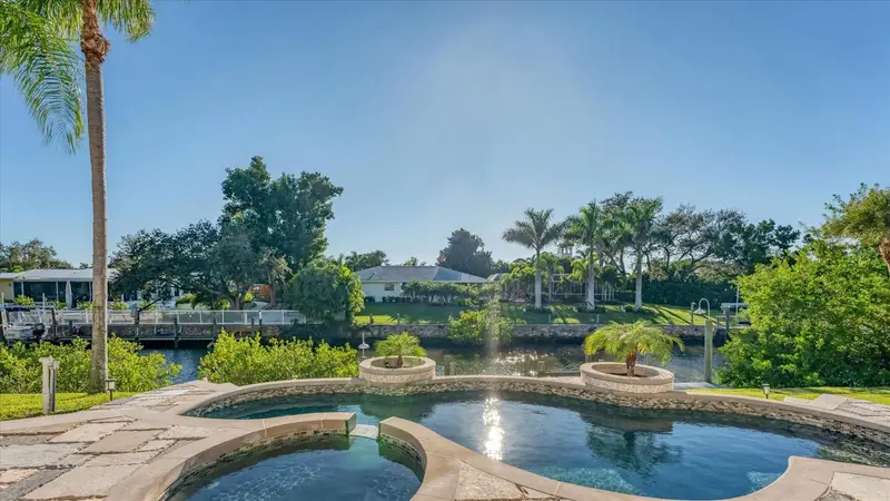 7300 Cove Ter, FL