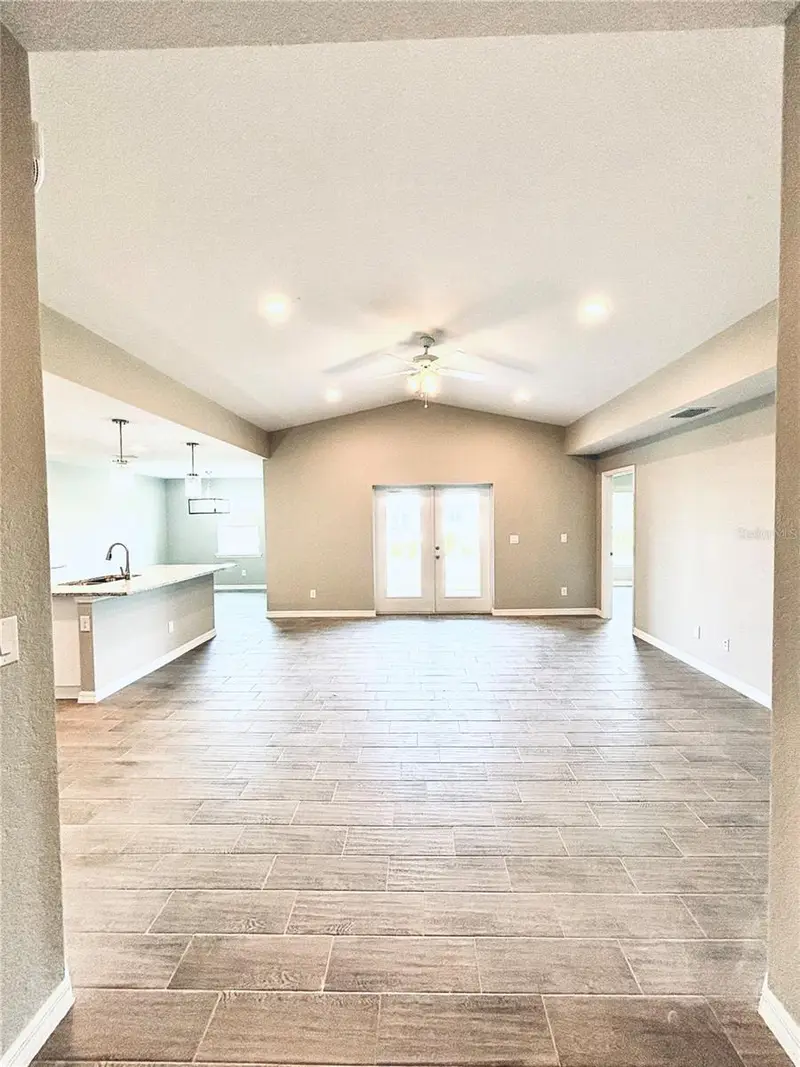 415 Baytree Dr, FL