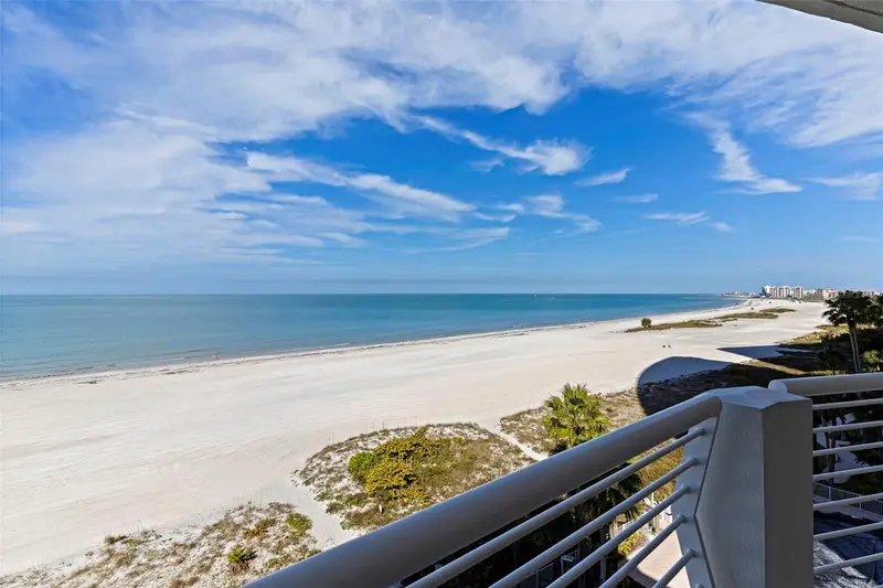 1350 Gulf Blvd #704, FL