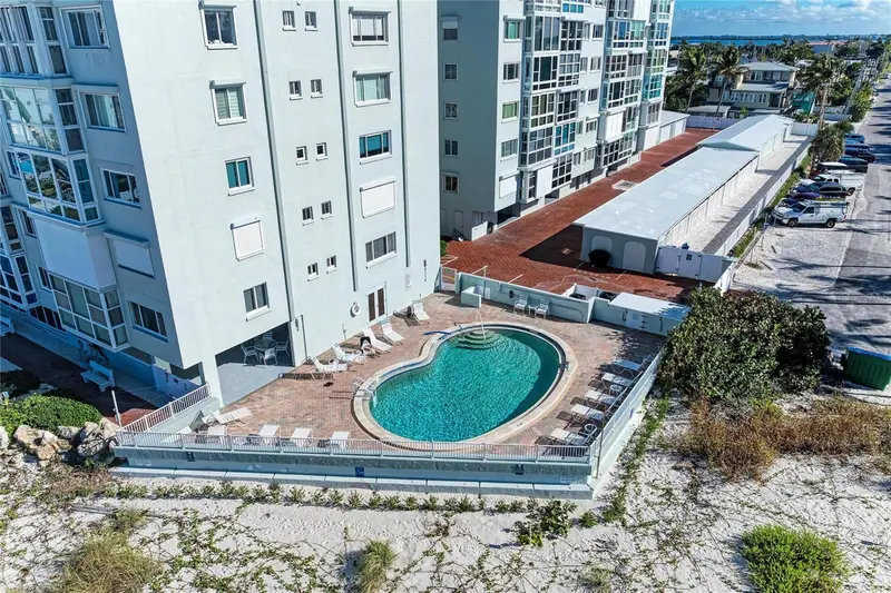 5200 Gulf Dr #107, FL