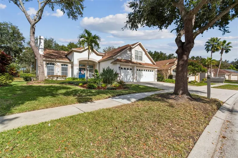 10122 Whisper Pointe Dr, FL
