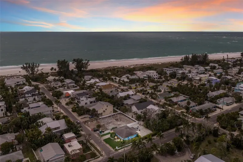 120 Maple Ave, FL