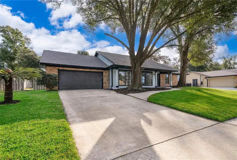 1498 Grace Lake Cir, FL