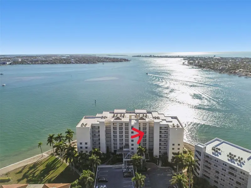 6105 Bahia Del Mar Cir #686, FL