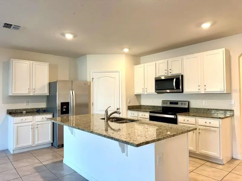 6833 Cranes Roost Rd, FL