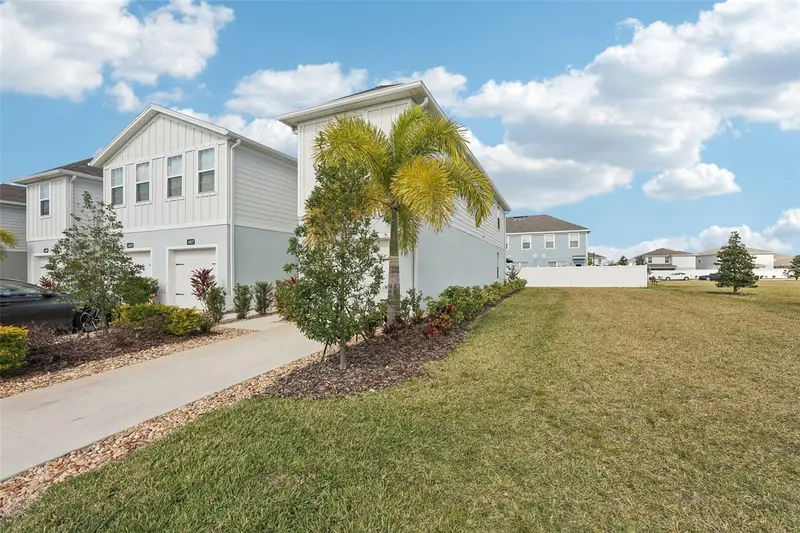 14229 Crimson Ave, FL