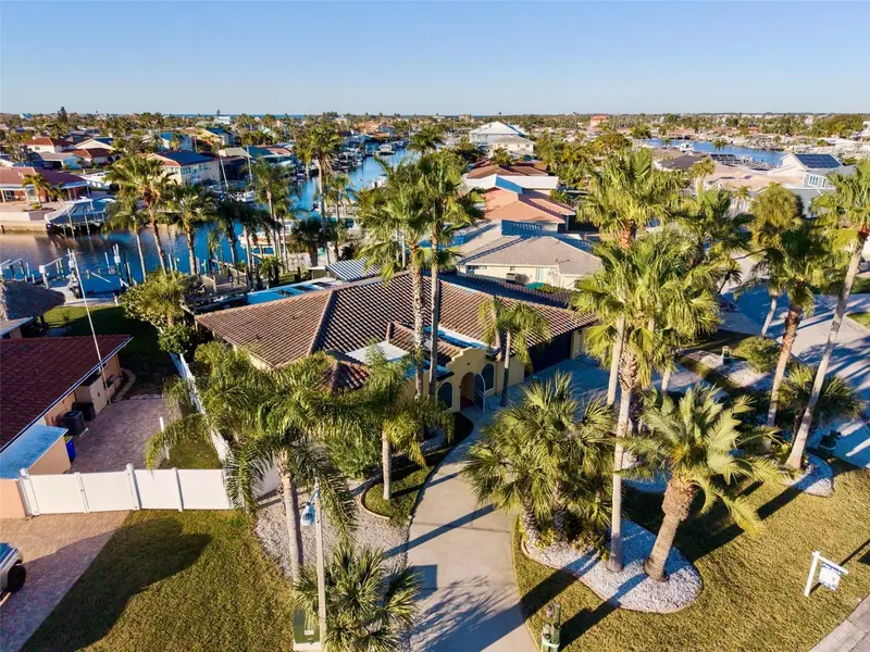 4951 Galleon Ct, FL