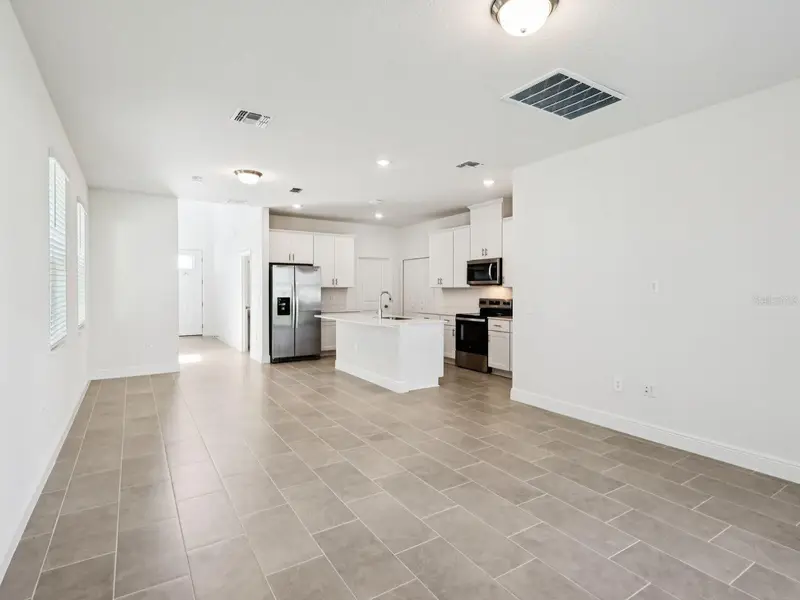 2273 Hen, FL