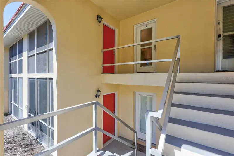 137 Avenida Messina #3, FL
