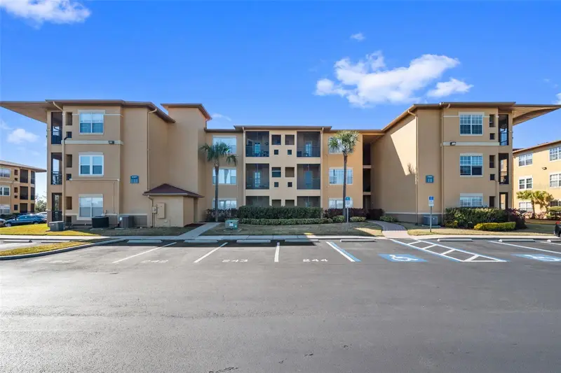 4305 Bayside Village Dr #202, FL