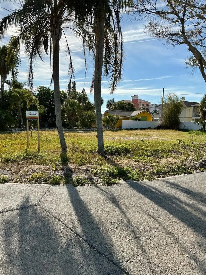 13354 2nd St E, FL