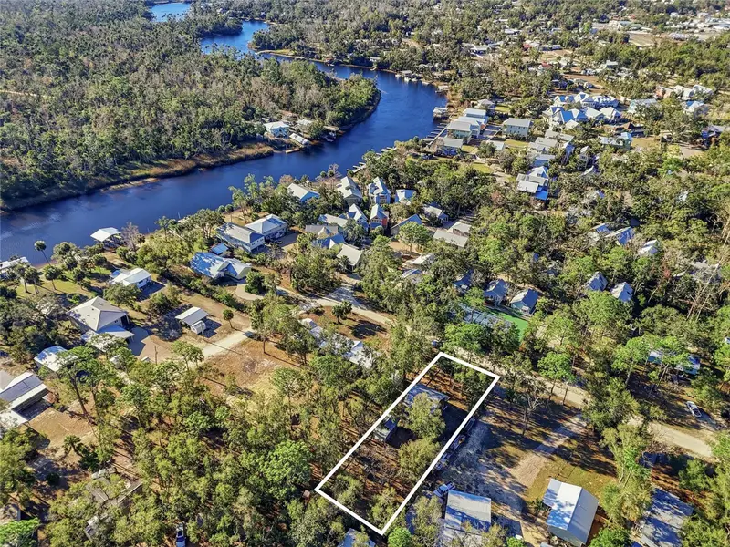 317 Cedar St Ne, FL