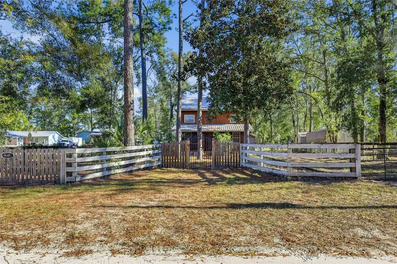 317 Cedar St Ne, FL