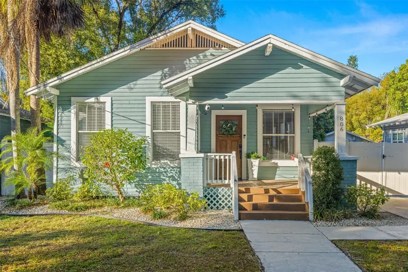 806 E Genesee St, FL