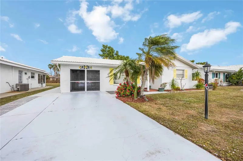 3801 Chinaberry, FL