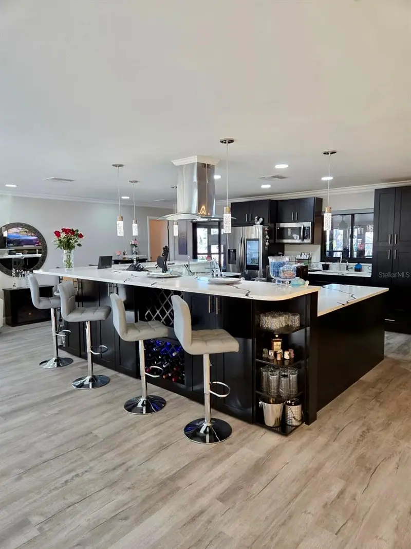 630 Lake Blue Dr, FL