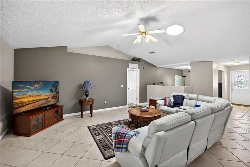 39 Princess Dolores Ln, FL