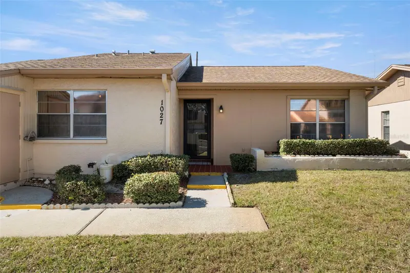 1027 Bowsprit Ln, FL