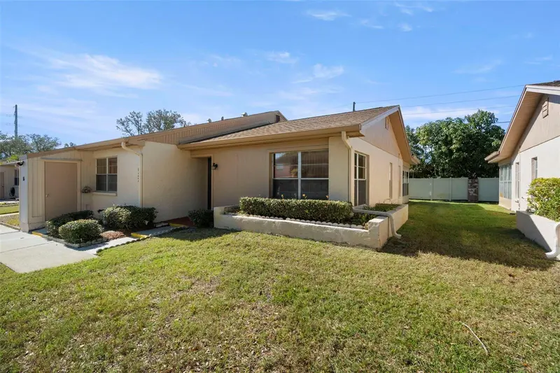1027 Bowsprit Ln, FL