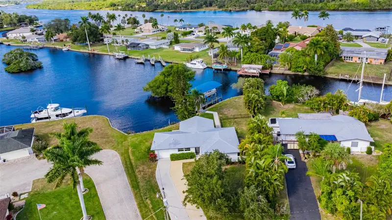 13856 Lazy Ln, FL