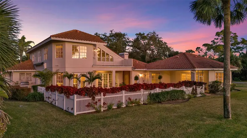 401 Walls Way, FL