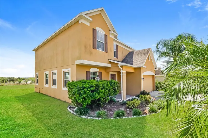 1005 Suffragette Cir, FL