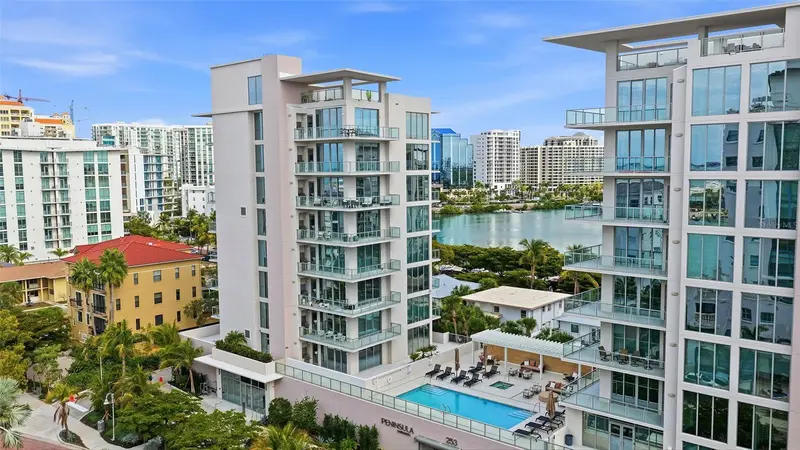 253 Golden Gate Point #703, FL