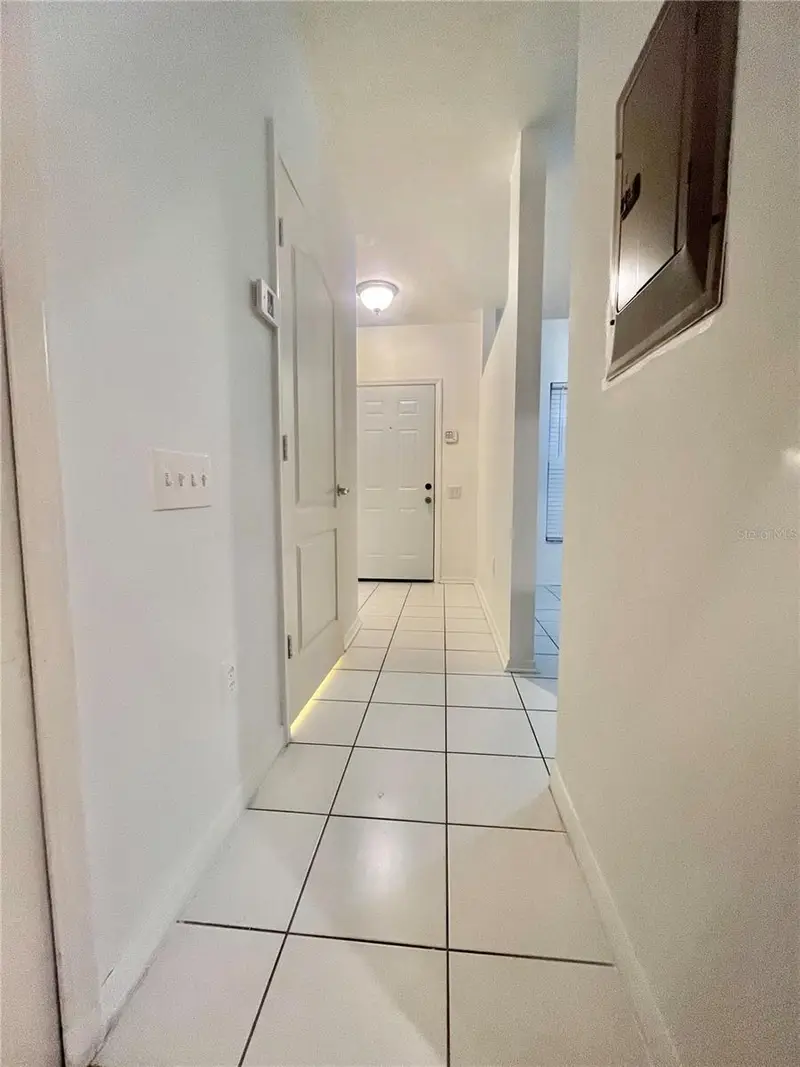 1211 Kennewick Ct, FL