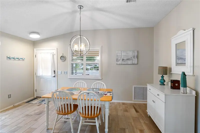 444 Maywood Way, FL