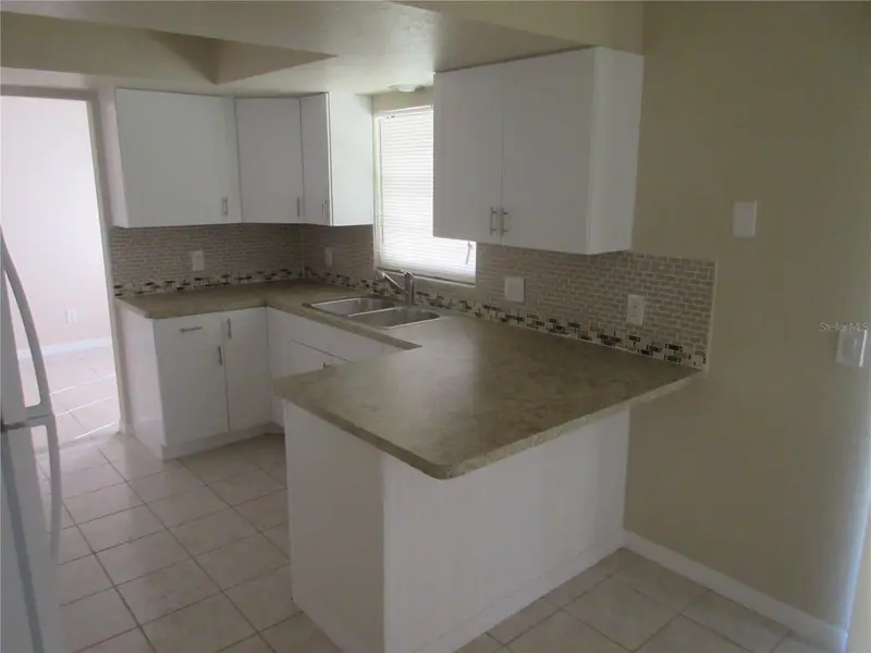 979 Roseway Ter Nw, FL