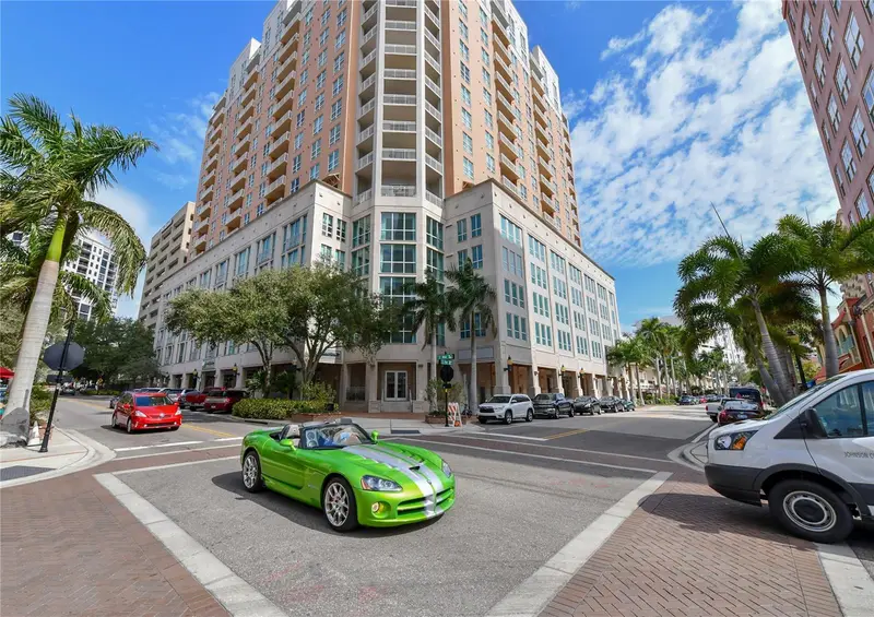 1350 Main St #712, FL