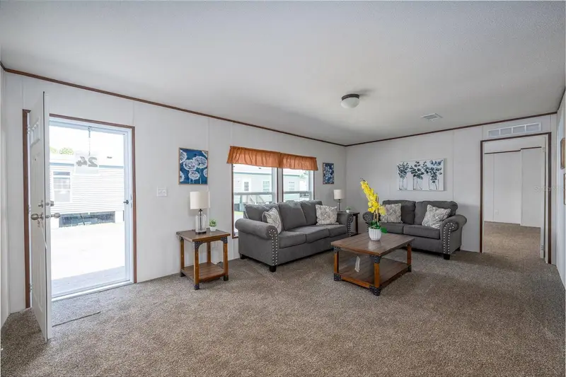 1119 Ne County Road 125, FL
