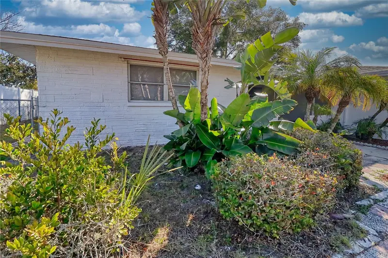 10332 Honeysuckle Ln, FL