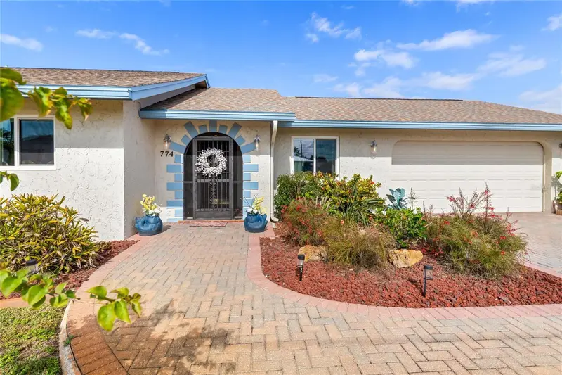 774 Spring Lake Blvd Nw, FL