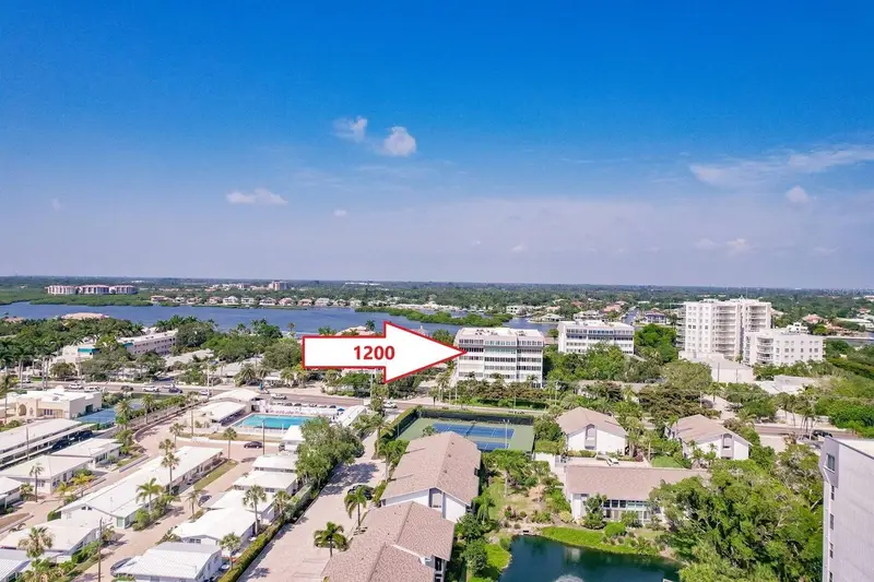 1200 E Peppertree Ln #206, FL
