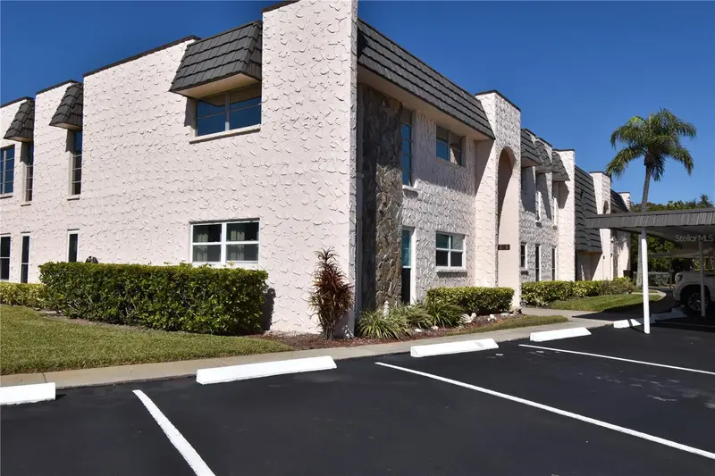 121 Fernwood Cir #121, FL
