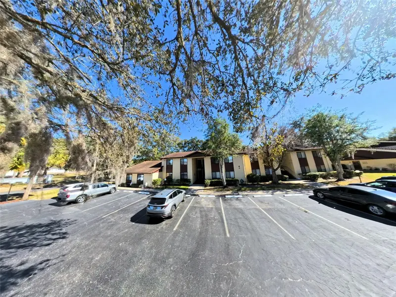 504 Silver Crse #A, FL