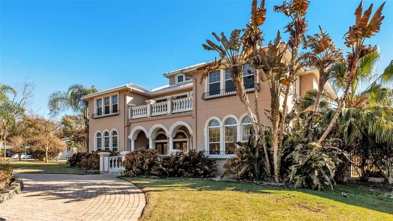 1665 Blue Heron Ln, FL