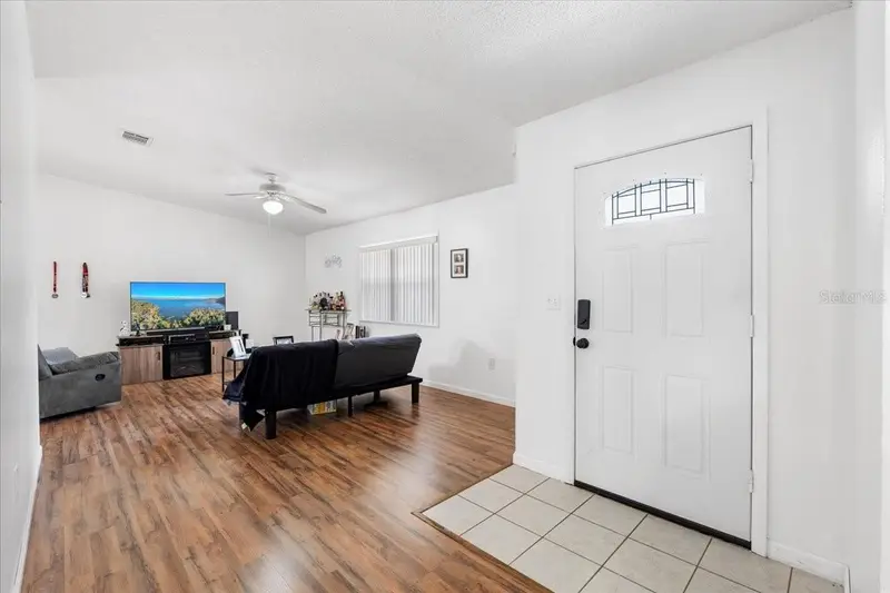 221 Cranbrook Dr, FL