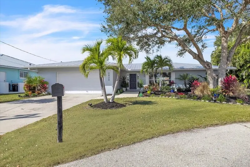 2424 Rosa Ln, FL