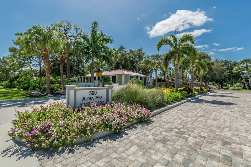 500 S Park Blvd #107, FL