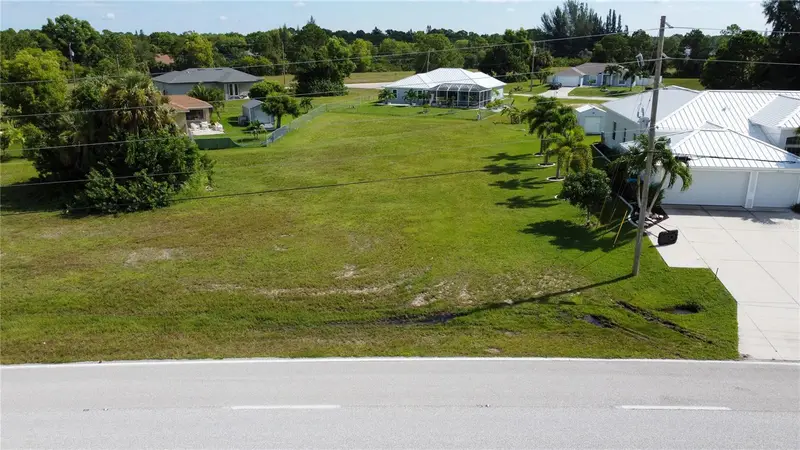 4239 E Gator Cir, FL