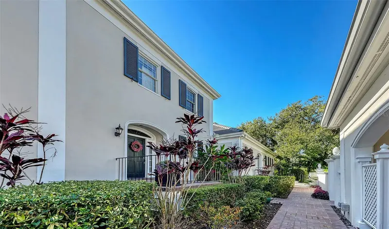 57 Bishops Court Rd #121, FL