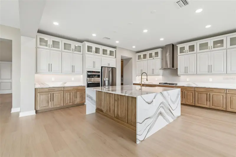 1170 Kings Way Dr, FL
