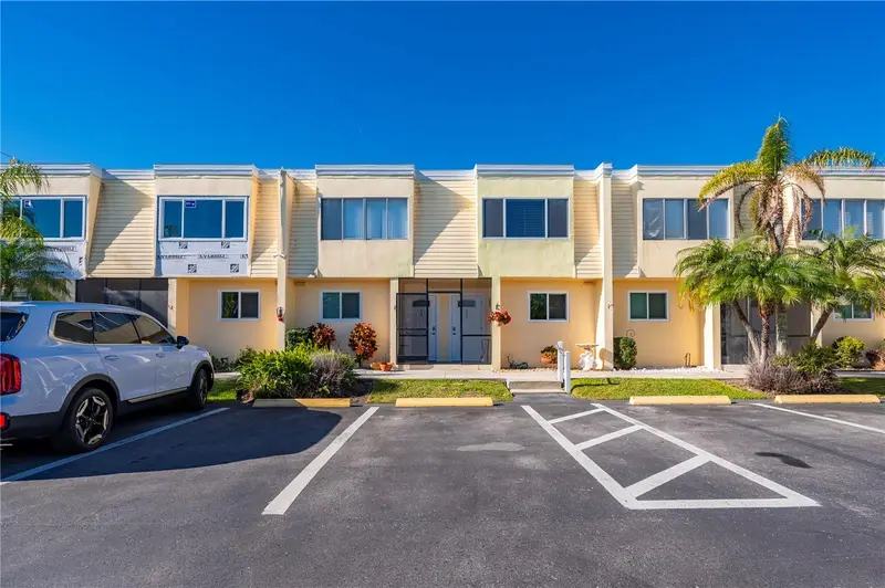 1020 W Marion Ave #52, FL